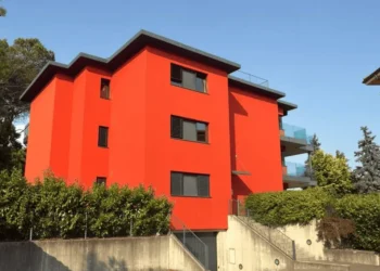 Abandona Amílcar Olán penthouse de lujo en Suiza tras ser localizado por medios periodísticos