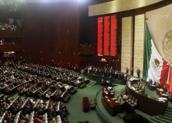 Avalan reforma de nacionalidad única en el pleno del Senado