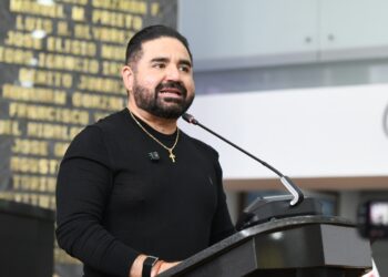 Diputado Sánchez Villegas exigen frenar prohibición del efectivo