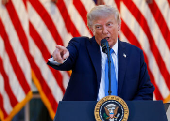 Trump amenaza a Cuba con despliegue naval tras su paso por Irán