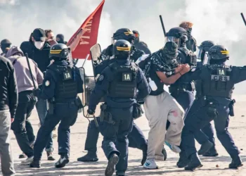 Dos mil detenidos y daños millonarios dejan protestas en Francia