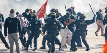 Dos mil detenidos y daños millonarios dejan protestas en Francia