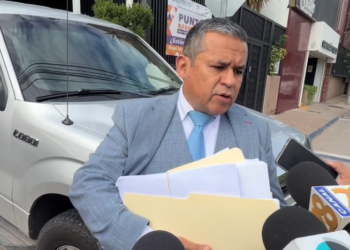 Luis Villegas defensor de exdirectora de la Feria de Santa Rita y acusa a Manuel Campos Galván por despojo de vivienda y presunta corrupción