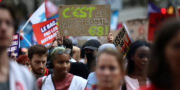 Bloqueos masivos y protestas estudiantiles sacuden a Francia en su quinta jornada de movilizaciones nacionales