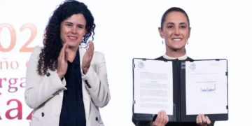Dan 30 días a plataformas digitales para restringir contenidos de riesgo a menores