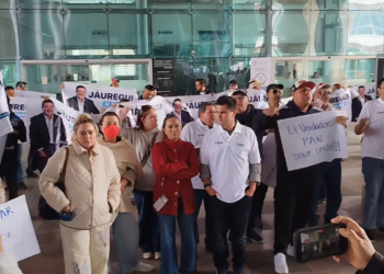 Plantón y recolección de firmas en Ciudad Judicial en apoyo a César Jáuregui