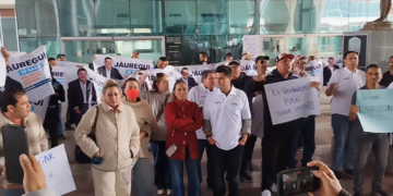 Plantón y recolección de firmas en Ciudad Judicial en apoyo a César Jáuregui