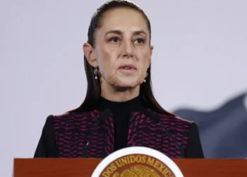 Califica Sheinbaum de irresponsable a César Jáuregui por caso de agentes extranjeros