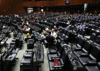 Avalan en San Lázaro la llamada Ley Antimemes entre alertas de censura