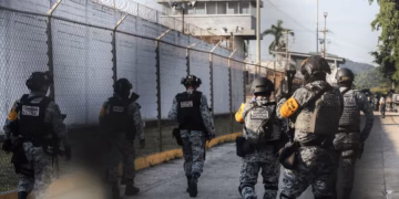 Anuncian construcción de seis nuevas prisiones para frenar el hacinamiento y la violencia carcelaria