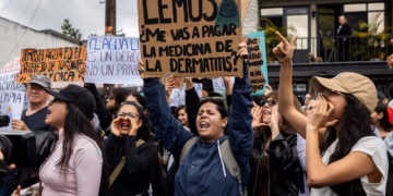 Crisis en Jalisco: recorta gobernador suministro de agua en Guadalajara tras protestas por líquido contaminado