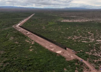 Pide Trump reanudar muro en zona del Big Bend