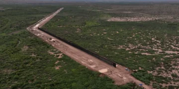 Pide Trump reanudar muro en zona del Big Bend