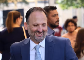«Cruz habla mucho de demandas, que las presente»: Santiago de la Peña
