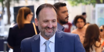 «Cruz habla mucho de demandas, que las presente»: Santiago de la Peña