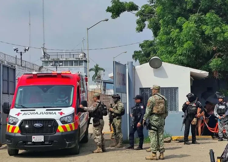 Dos enfrentamientos continuos en el penal de Mazatlán dejan un saldo trágico de 12 muertos y múltiples heridos en menos de 48 horas
