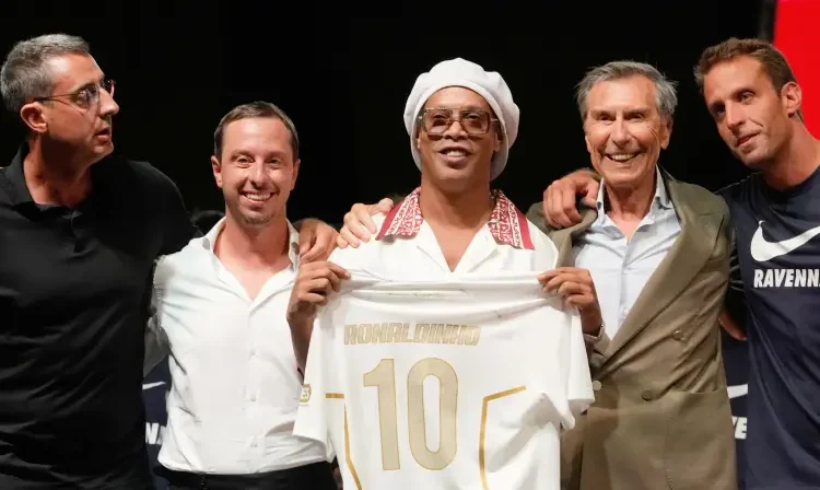 Regreso histórico de Ronaldinho al fútbol con el Ravenna de la Serie C