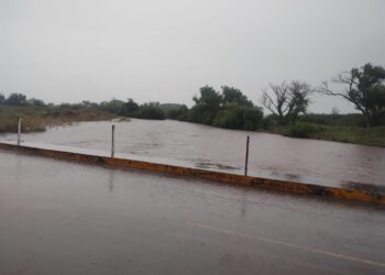 Emite Protección Civil alerta naranja en el sur de Chihuahua por lluvias del huracán Simón