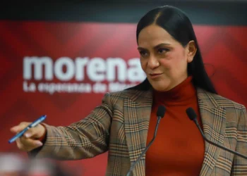 Gobernadores de Morena respaldan a Ariadna Montiel tras acusaciones de Maru Campos