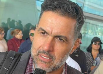 Defensa rechaza acusaciones contra César Jáuregui por traición a la patria